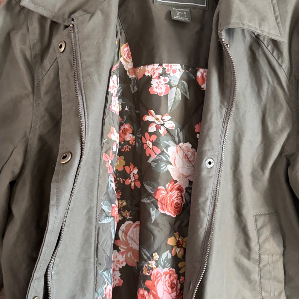Ariat NWOT cloverfield coat! The color is called earth! - Picture 3 of 13
